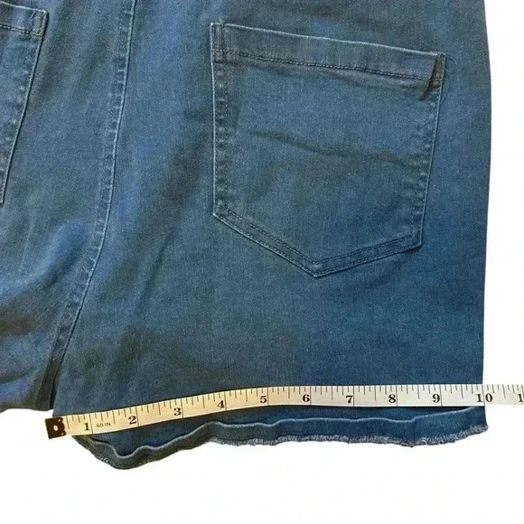 VGT Fashion Nova Women's Denim Zip Up Short Jumpsuit with 2 Front Pockets M - Picture 12 of 16